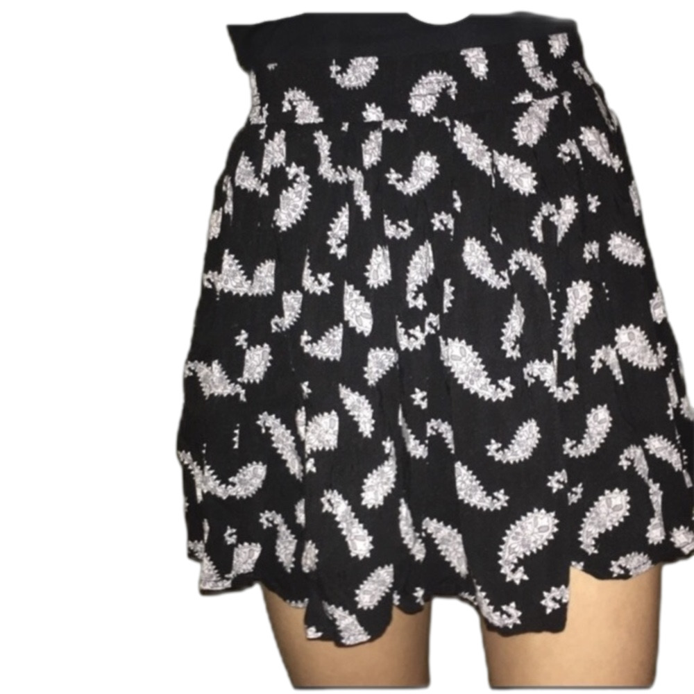 BRANDY Melville paisley skirt mini skirt